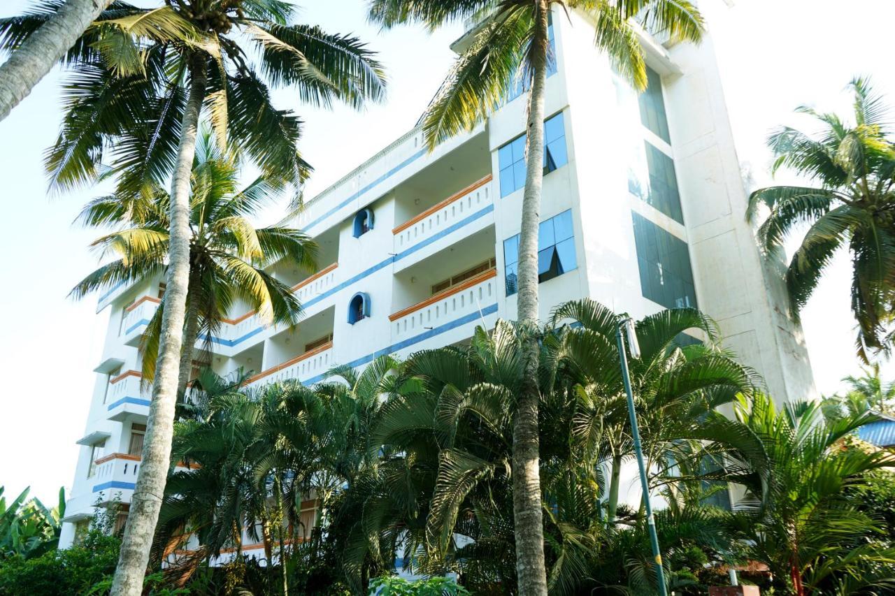 Ocean Bay Ayurvedic Beach Resort Ковалам Екстер'єр фото